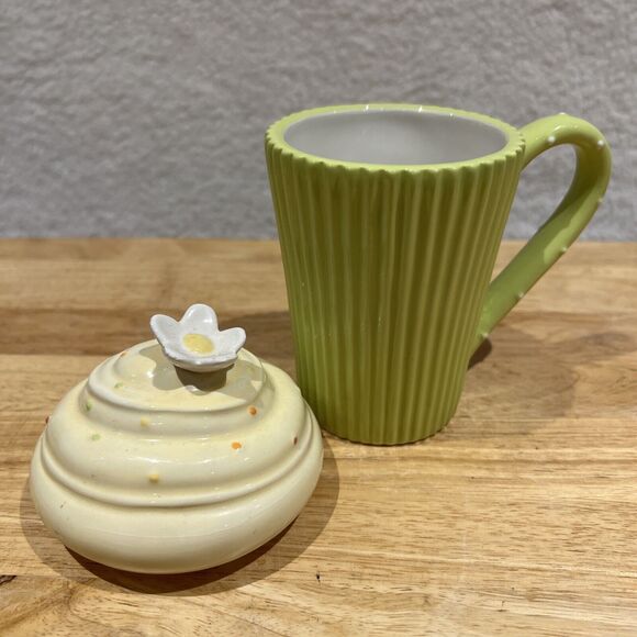 Grasslands Road Cupcake Style Coffee Mug Tea Green Fluted Handle Frosting Flower - Picture 5 of 14